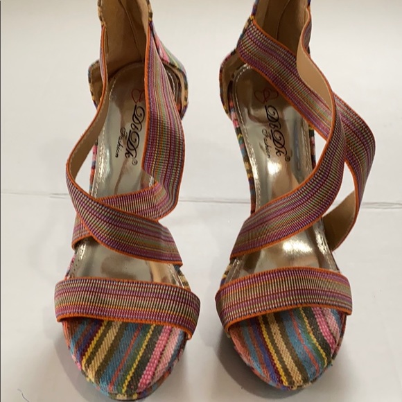 Db Dk FASHION MULTI-COLORED STRAPPY HEELS.Size:7.5 - Picture 2 of 8